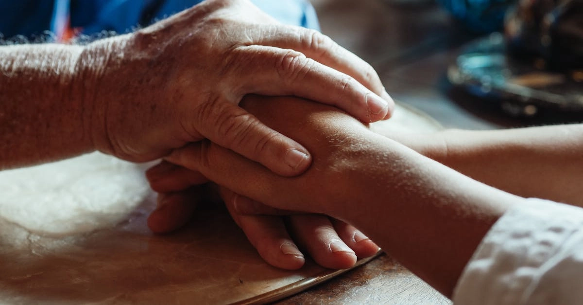 Проявление эмпатии и доброты в повседневной жизни людей