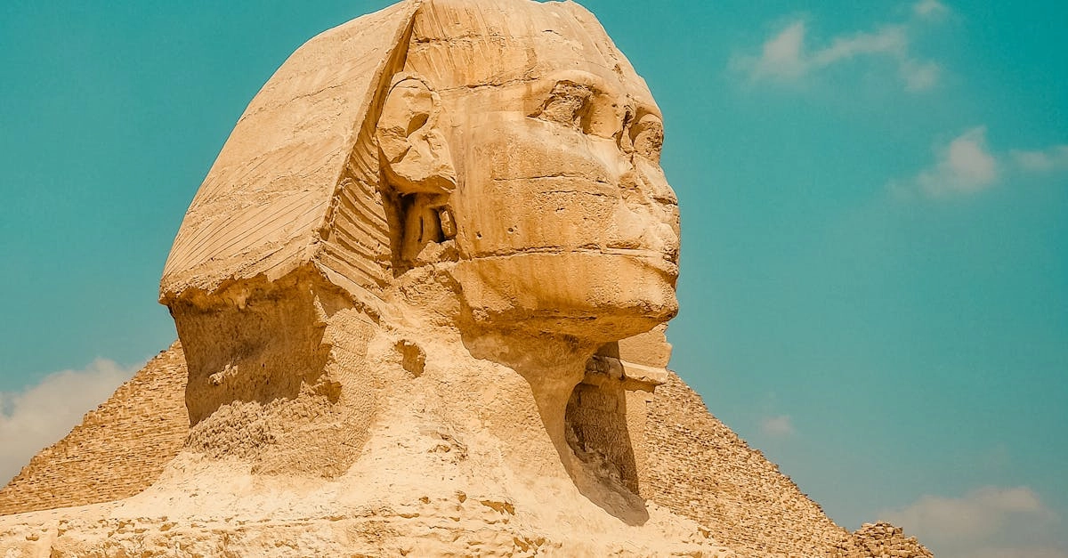 Игровой автомат Cleocatra с египетской кошкой и символами