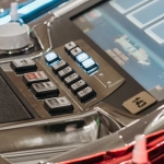 Красочные игровые автоматы онлайн с яркими символами и интерфейсом